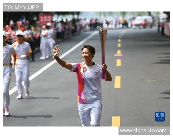 中国运动员担任首棒火炬手 亚运会火炬接力正式开启